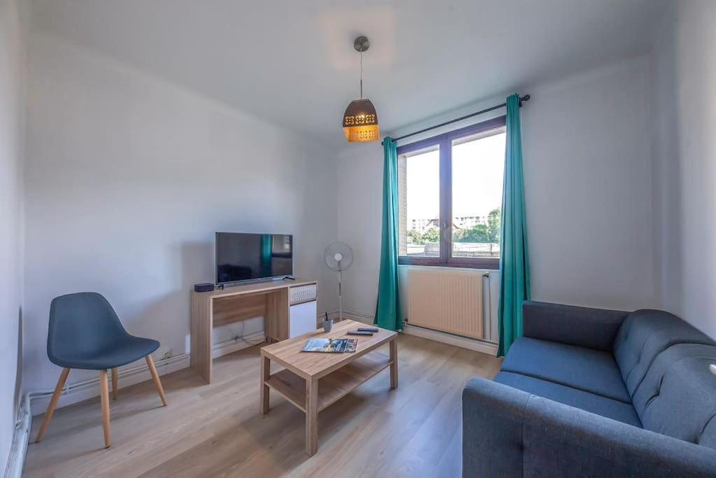 Appartement Au Bord De La Leysse A Chambéry Buitenkant foto